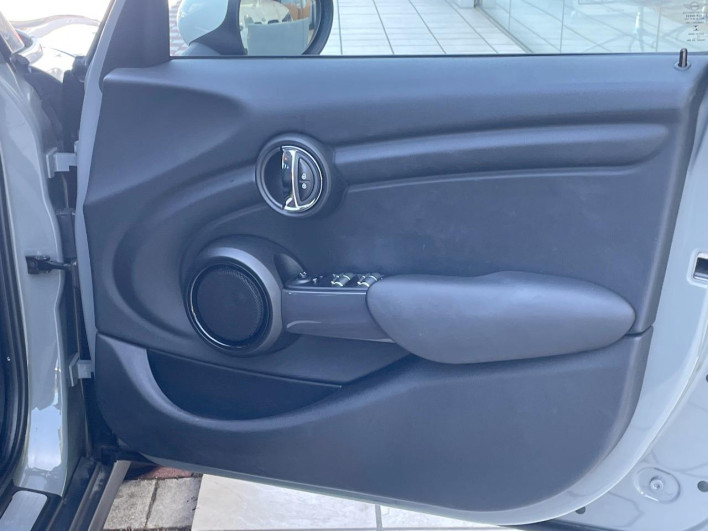 2017 Rover Mini LDA-XT15 (UW-6a1ba766bca3c)[21]