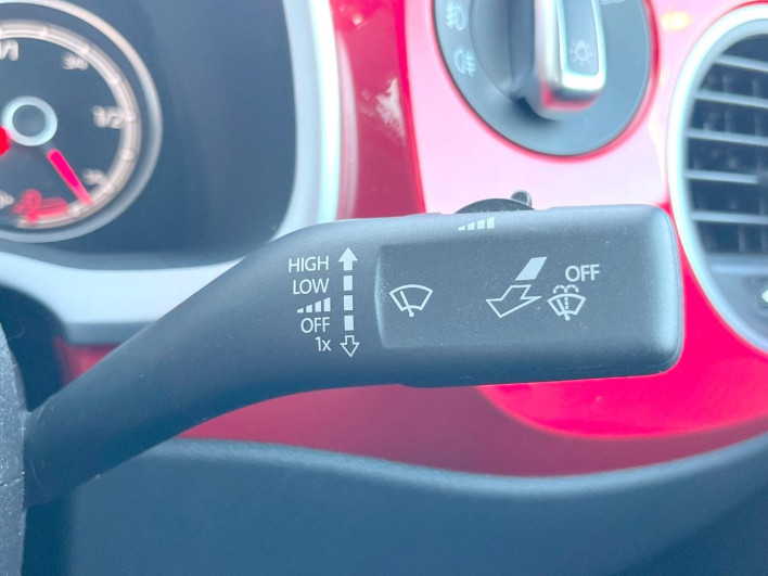 2019 Volkswagen The Beetle DBA-16CBZ (UW-6a1ba767d7f18)[27]