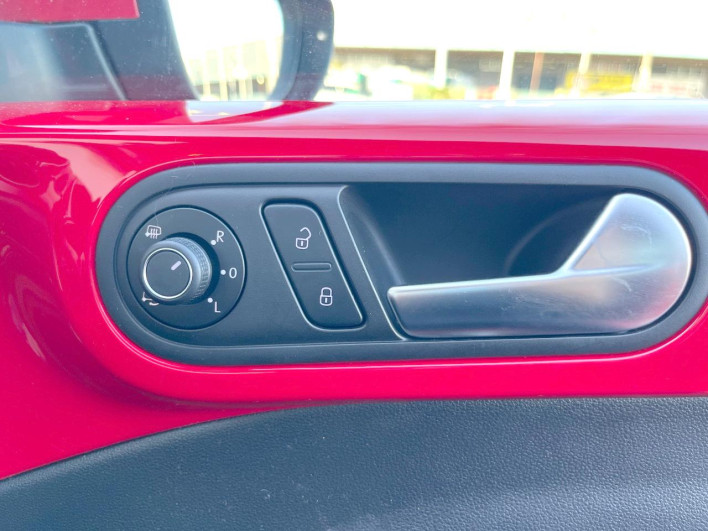 2019 Volkswagen The Beetle DBA-16CBZ (UW-6a1ba767d7f18)[24]