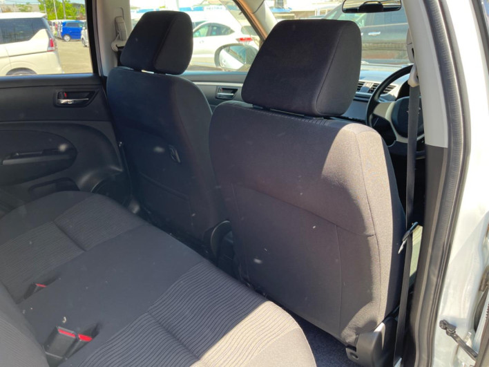 2012 Suzuki Swift DBA-ZC72S (UW-6a1ba76dd20c6)[29]