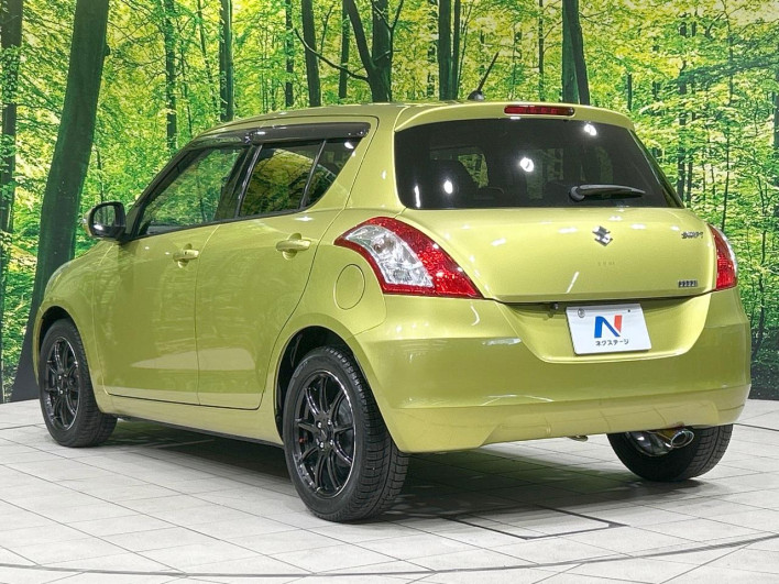 2014 Suzuki Swift DBA-ZC72S (UW-6a1ba76de8a6a)[18]