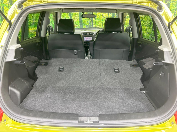 2014 Suzuki Swift DBA-ZC72S (UW-6a1ba76de8a6a)[26]