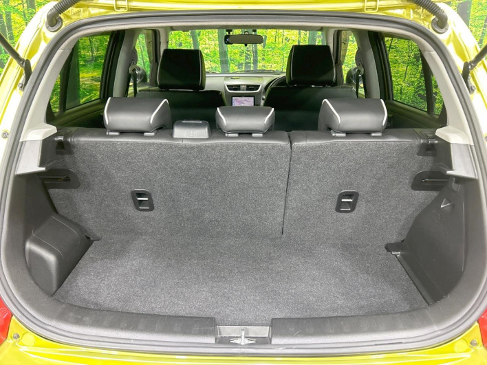 2014 Suzuki Swift DBA-ZC72S (UW-6a1ba76de8a6a)[25]