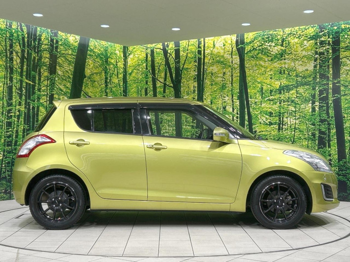2014 Suzuki Swift DBA-ZC72S (UW-6a1ba76de8a6a)[15]