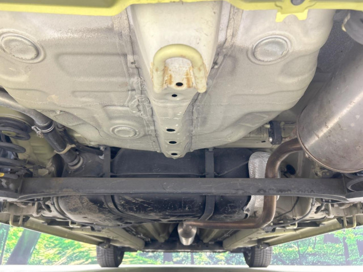 2014 Suzuki Swift DBA-ZC72S (UW-6a1ba76de8a6a)[22]
