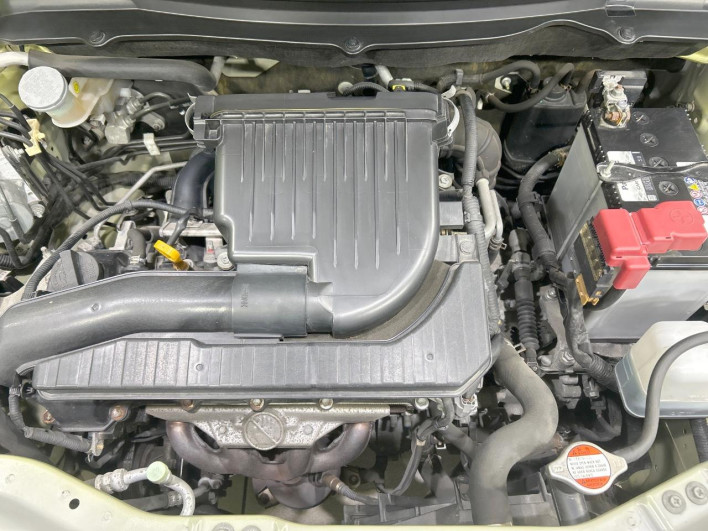 2014 Suzuki Swift DBA-ZC72S (UW-6a1ba76de8a6a)[4]