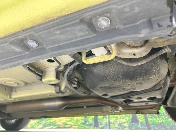2014 Suzuki Swift DBA-ZC72S (UW-6a1ba76de8a6a)[20]