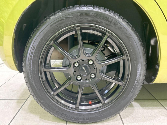2014 Suzuki Swift DBA-ZC72S (UW-6a1ba76de8a6a)[6]