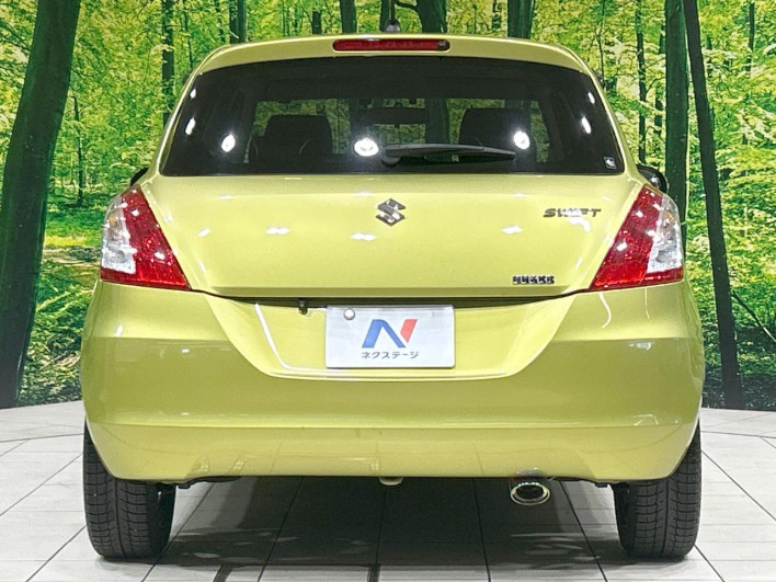 2014 Suzuki Swift DBA-ZC72S (UW-6a1ba76de8a6a)[17]