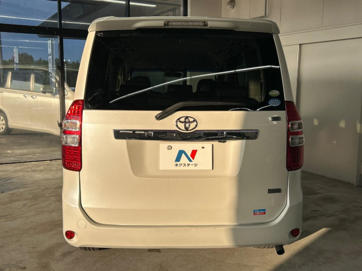 2011 Toyota Noah DBA-ZRR70G (UW-6a1ba772dbea1)[27]