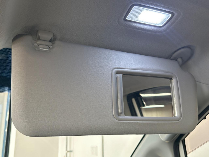 2011 Toyota Noah DBA-ZRR70G (UW-6a1ba772dbea1)[5]