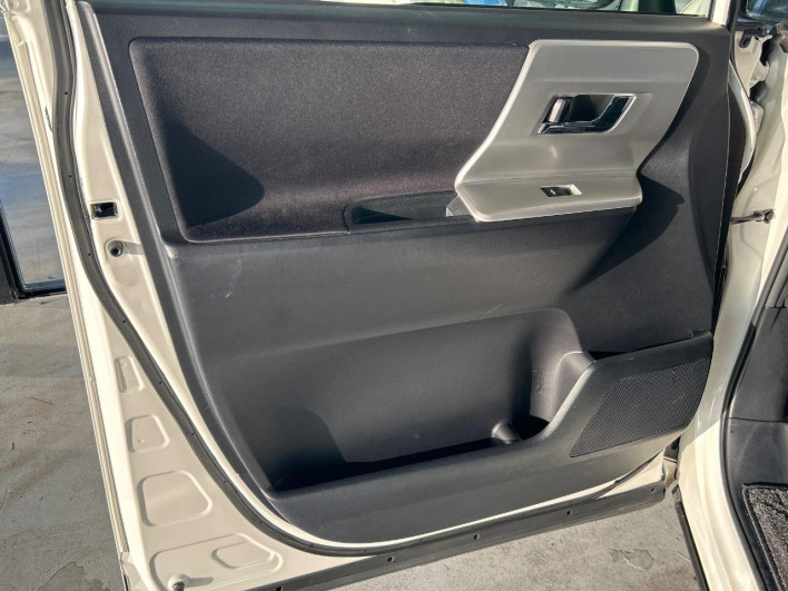 2011 Toyota Noah DBA-ZRR70G (UW-6a1ba772dbea1)[20]