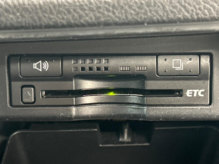2011 Toyota Noah DBA-ZRR70G (UW-6a1ba772dbea1)[15]