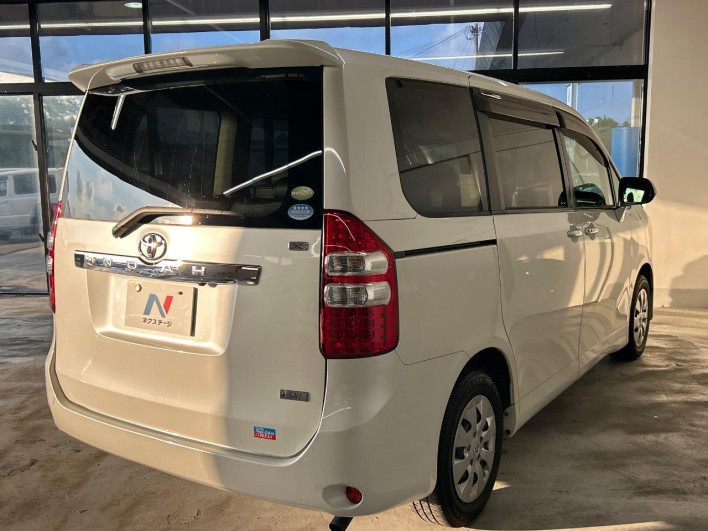 2011 Toyota Noah DBA-ZRR70G (UW-6a1ba772dbea1)[26]