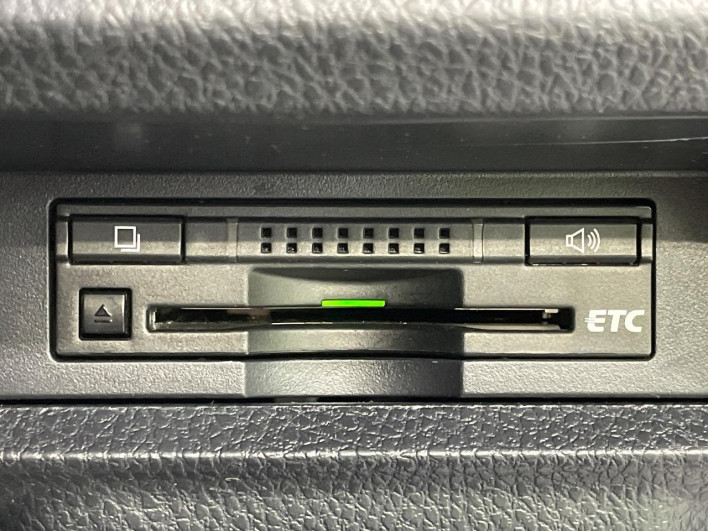 2014 Toyota Voxy DBA-ZRR80W (UW-6a1ba773efd80)[22]
