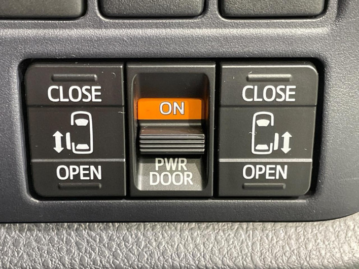 2014 Toyota Voxy DBA-ZRR80W (UW-6a1ba773efd80)[21]