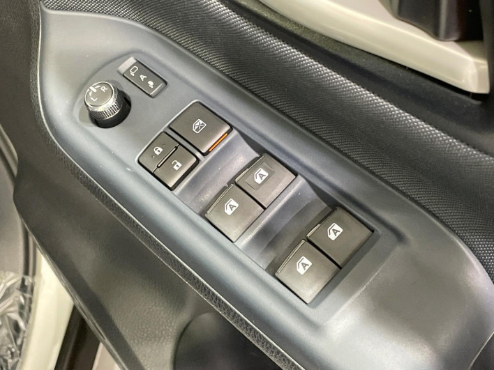 2014 Toyota Voxy DBA-ZRR80W (UW-6a1ba773efd80)[19]