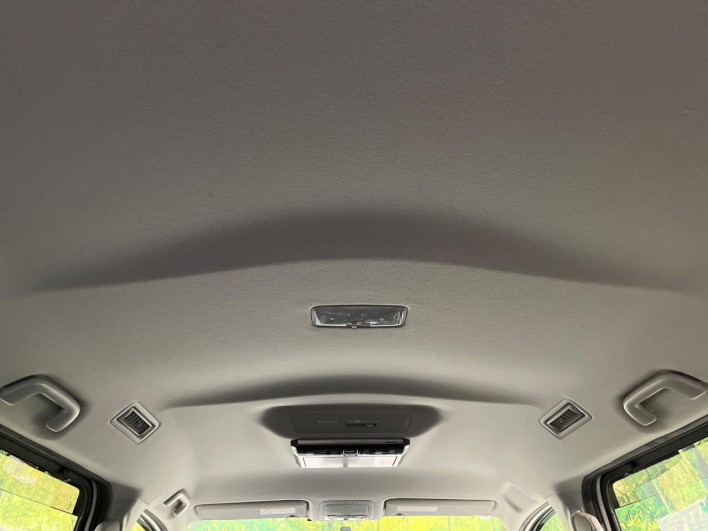 2015 Toyota Noah DBA-ZRR80W (UW-6a1ba7747f47e)[24]