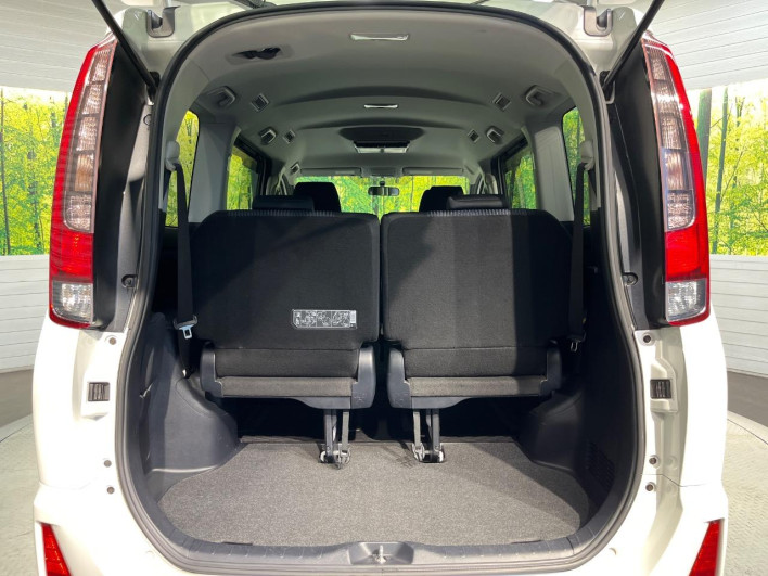 2015 Toyota Noah DBA-ZRR80W (UW-6a1ba7747f47e)[25]