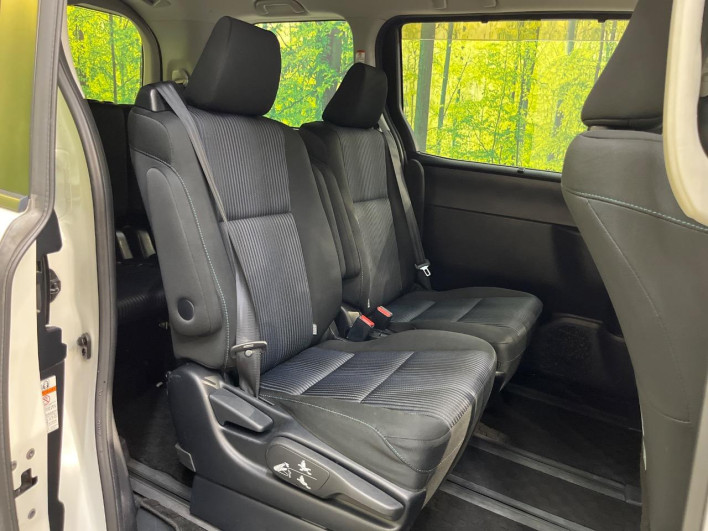 2015 Toyota Noah DBA-ZRR80W (UW-6a1ba7747f47e)[15]