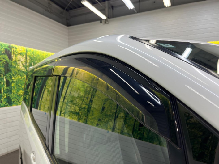 2015 Toyota Noah DBA-ZRR80W (UW-6a1ba7747f47e)[6]