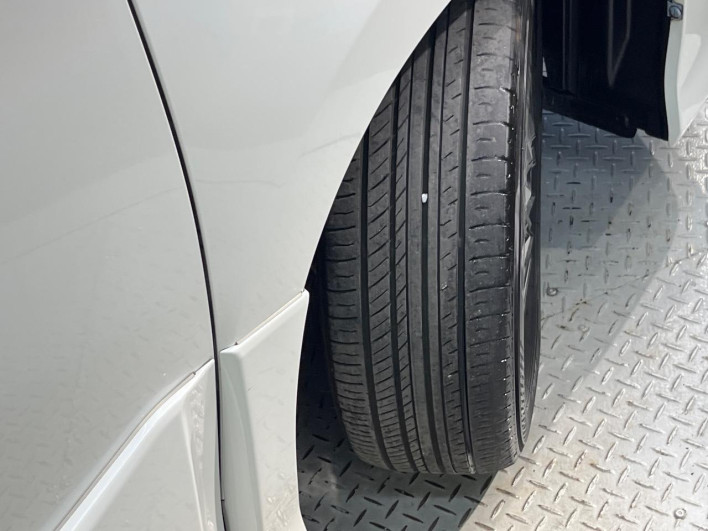 2015 Toyota Noah DBA-ZRR80W (UW-6a1ba7747f47e)[9]
