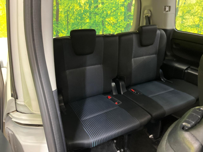 2015 Toyota Noah DBA-ZRR80W (UW-6a1ba7747f47e)[16]