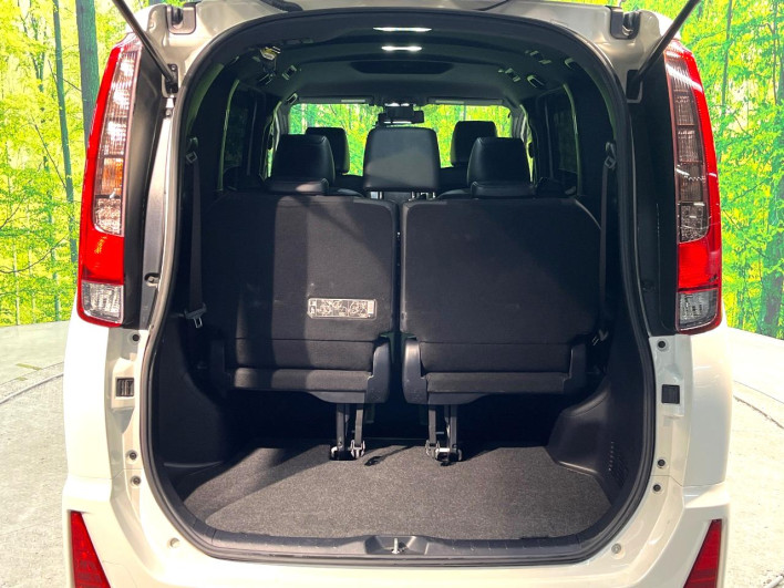 2016 Toyota Noah DBA-ZRR80W (UW-6a1ba77635caa)[17]