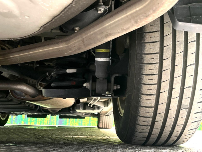 2016 Toyota Noah DBA-ZRR80W (UW-6a1ba77635caa)[12]