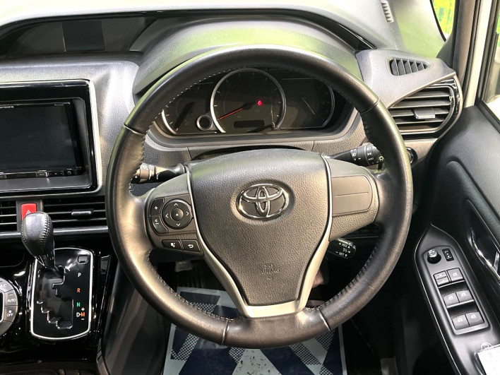 2016 Toyota Noah DBA-ZRR80W (UW-6a1ba77635caa)[16]