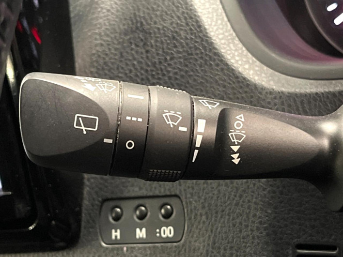 2020 Toyota Noah DBA-ZRR80W (UW-6a1ba77da1a1a)[15]