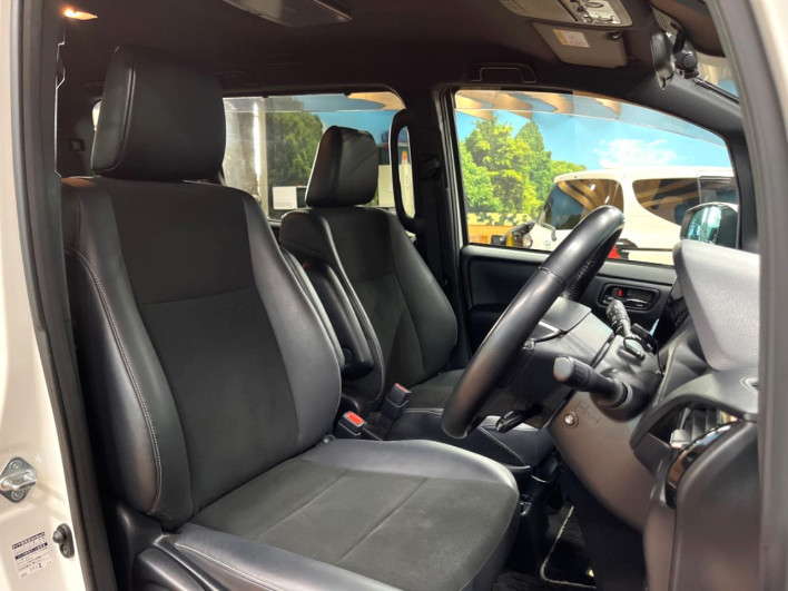 2020 Toyota Noah DBA-ZRR80W (UW-6a1ba77da1a1a)[28]