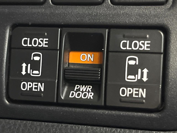2020 Toyota Noah DBA-ZRR80W (UW-6a1ba77da1a1a)[24]