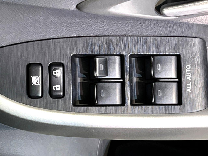 2010 Toyota Prius DAA-ZVW30 (UW-6a1ba787f2c47)[7]
