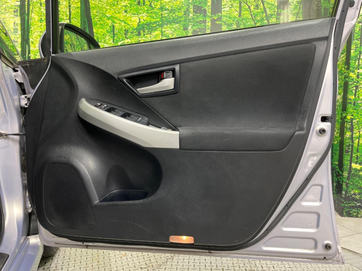 2012 Toyota Prius DAA-ZVW30 (UW-6a1ba78824f1a)[15]