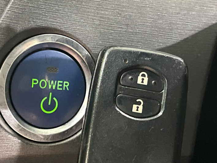 2012 Toyota Prius DAA-ZVW30 (UW-6a1ba78824f1a)[22]