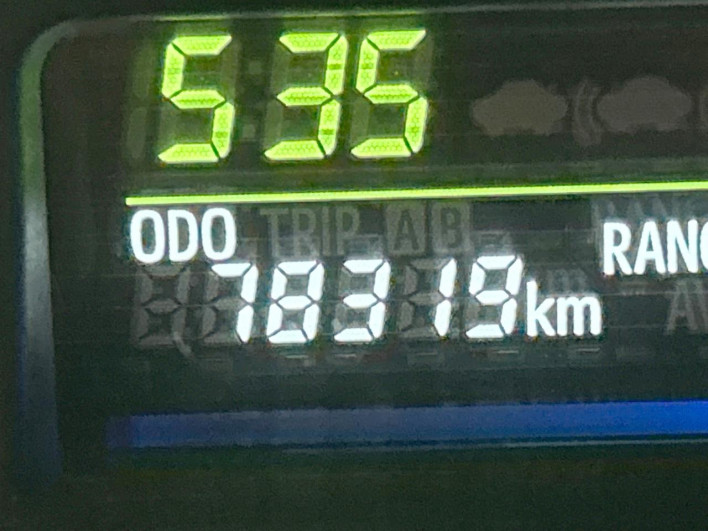 2013 Toyota Prius α DAA-ZVW40W (UW-6a1ba7891c2de)[2]