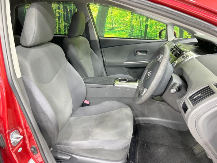 2013 Toyota Prius α DAA-ZVW40W (UW-6a1ba7891c2de)[25]