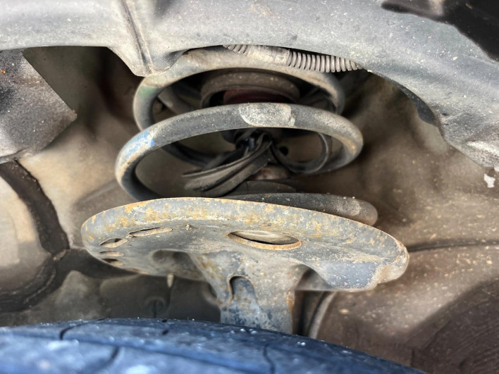 2013 Toyota Prius α DAA-ZVW41W (UW-6a1ba789e8156)[10]