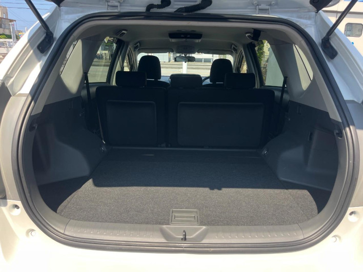 2013 Toyota Prius α DAA-ZVW41W (UW-6a1ba789e8156)[26]