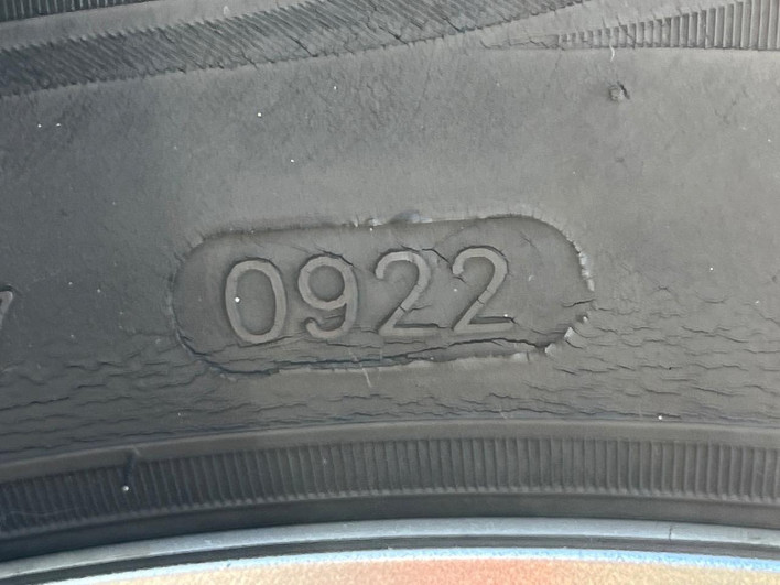 2013 Toyota Prius α DAA-ZVW41W (UW-6a1ba789e8156)[7]