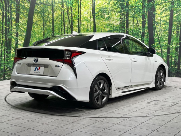 2020 Toyota Prius DAA-ZVW51 (UW-6a1ba78d7e79e)[8]
