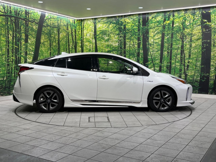 2020 Toyota Prius DAA-ZVW51 (UW-6a1ba78d7e79e)[7]