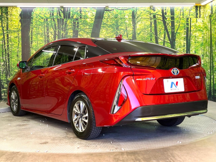 2017 Toyota Prius PHV DLA-ZVW52 (UW-6a1ba790d32ec)[11]