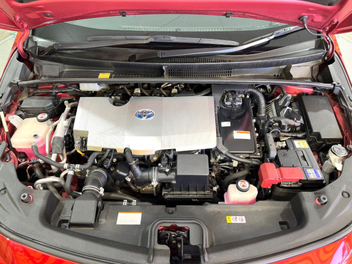 2017 Toyota Prius PHV DLA-ZVW52 (UW-6a1ba790d32ec)[4]