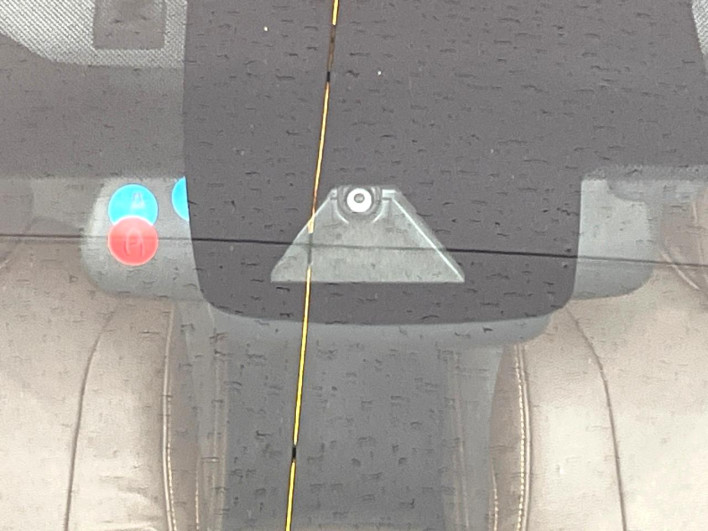 2017 Toyota Prius PHV DLA-ZVW52 (UW-6a1ba790d32ec)[14]