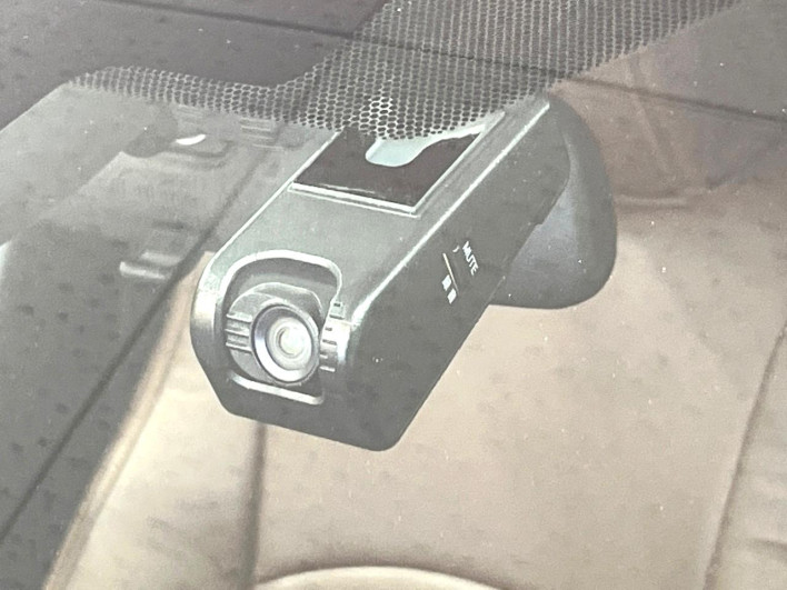 2017 Toyota Prius PHV DLA-ZVW52 (UW-6a1ba790d32ec)[15]