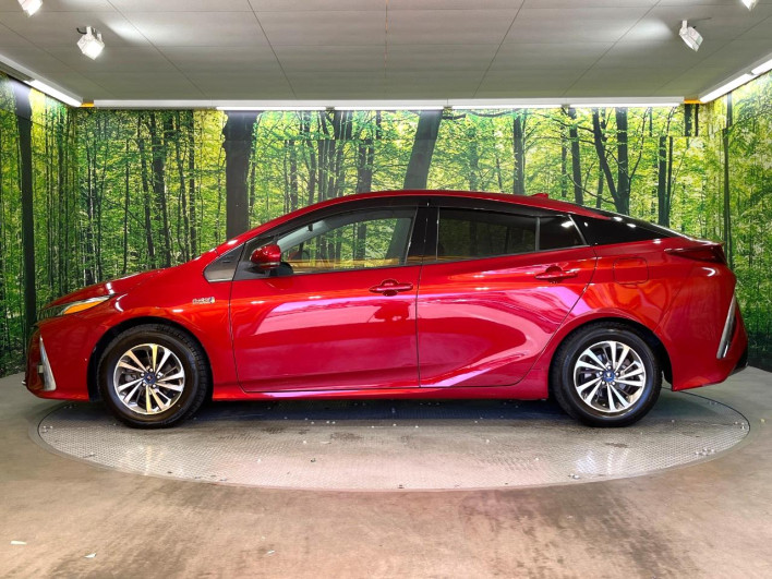 2017 Toyota Prius PHV DLA-ZVW52 (UW-6a1ba790d32ec)[12]