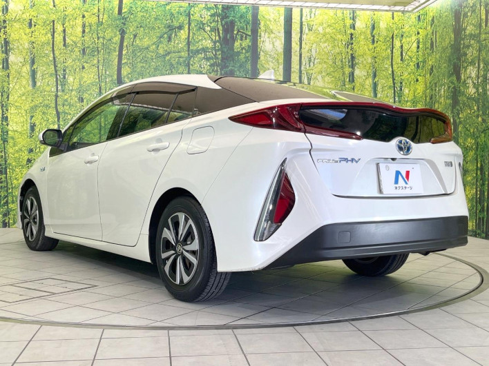 2017 Toyota Prius PHV DLA-ZVW52 (UW-6a1ba7917184b)[8]