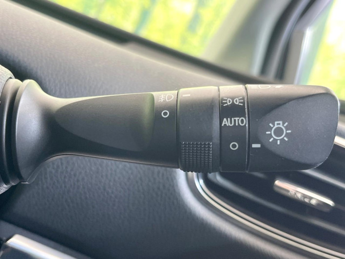 2017 Toyota Prius PHV DLA-ZVW52 (UW-6a1ba7917184b)[21]